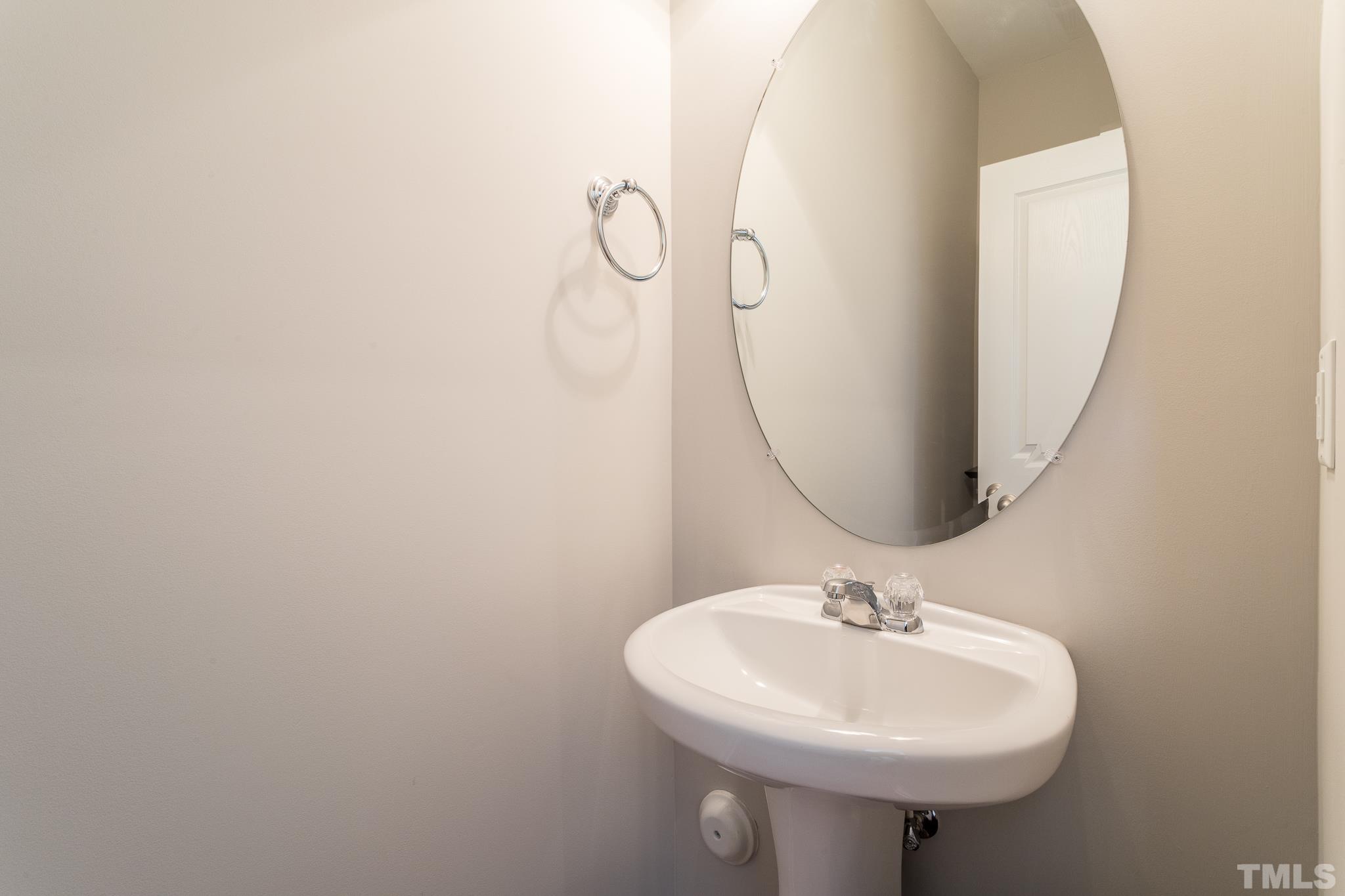 5924 Chivalry Court Raleigh, NC 27612 - Photo 14 of 31 Gallery Image 14