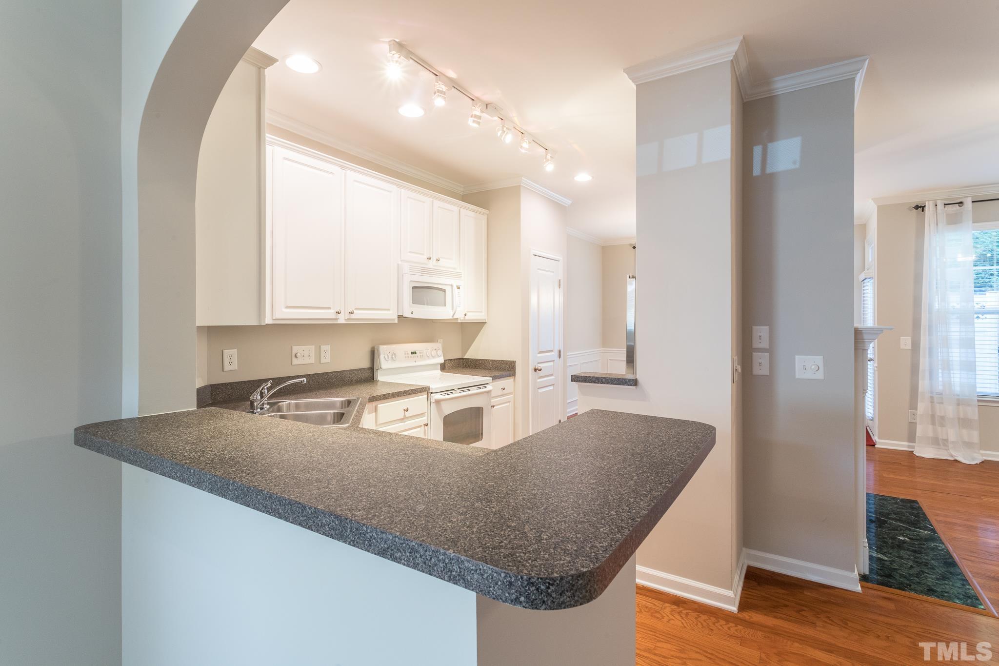 5924 Chivalry Court Raleigh, NC 27612 - Photo 8 of 31 Gallery Image 8