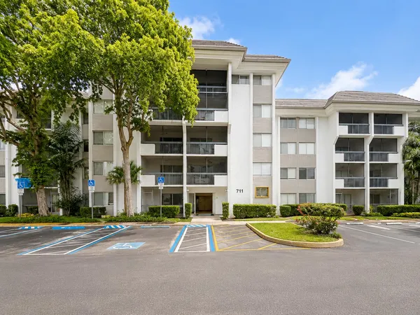 $1,750 | 711 North Pine Island Road, Unit 204, Plantation, FL 33324