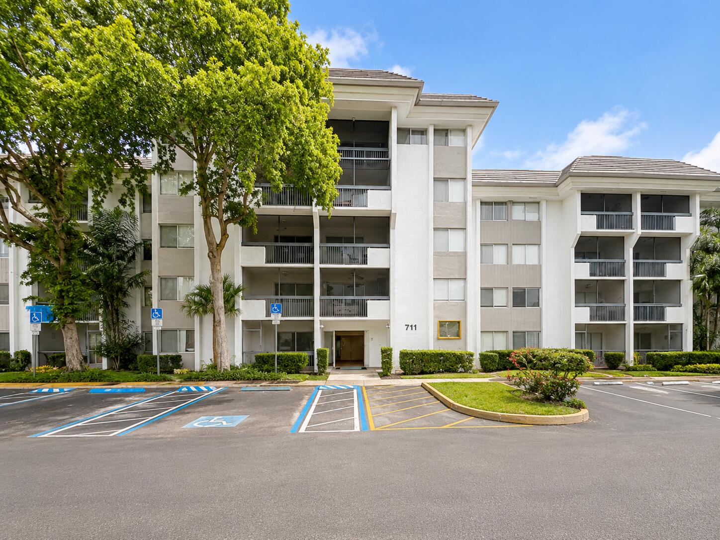 711 North Pine Island Road, Unit 204 Plantation, FL 33324 - Photo 1 of 14 B2467A36-60D1-4910-A5C8-9BDDDCAB4044