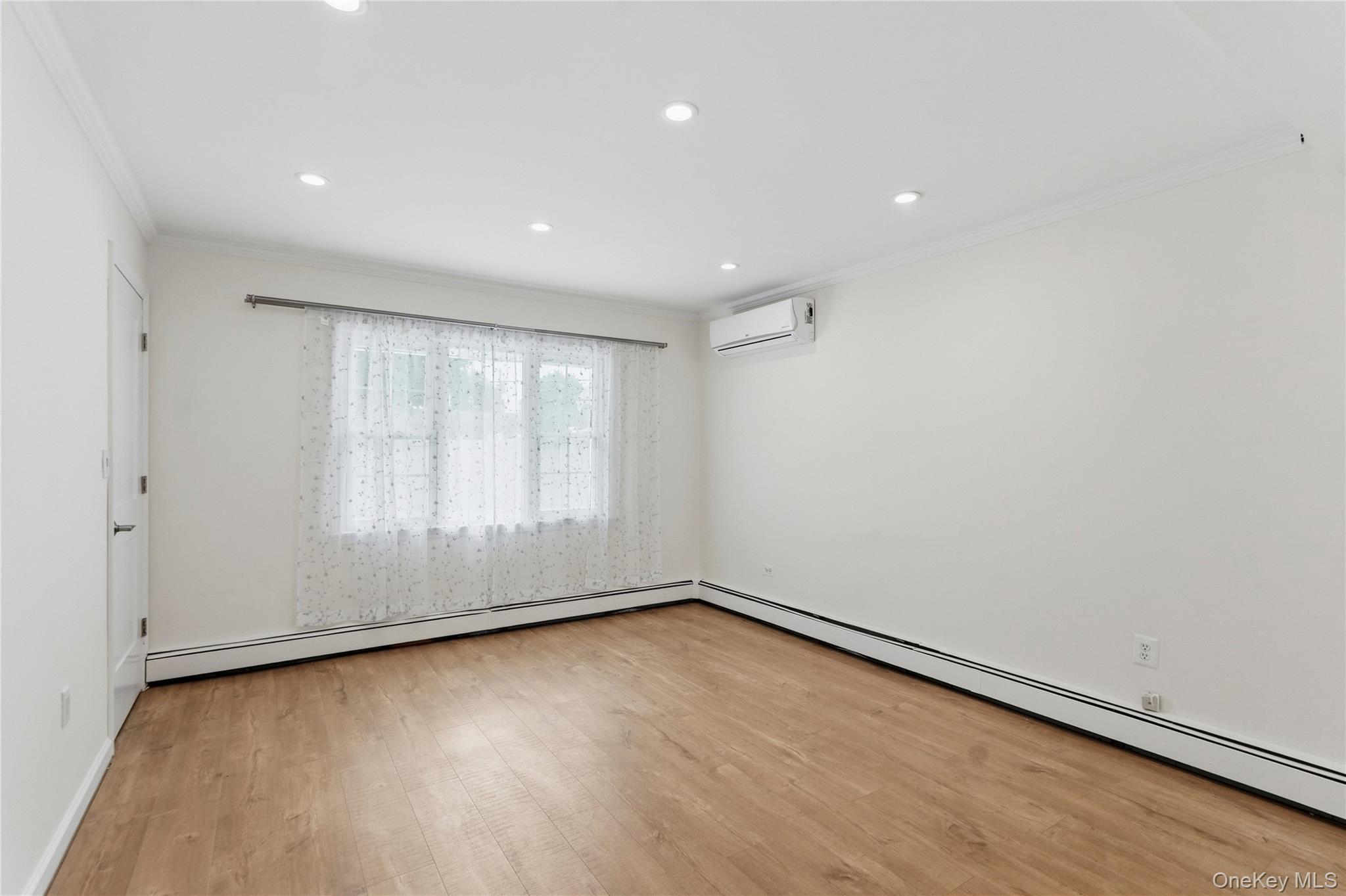 79 Albatross Road Levittown, NY 11756 - Photo 12 of 29 Gallery Image 12
