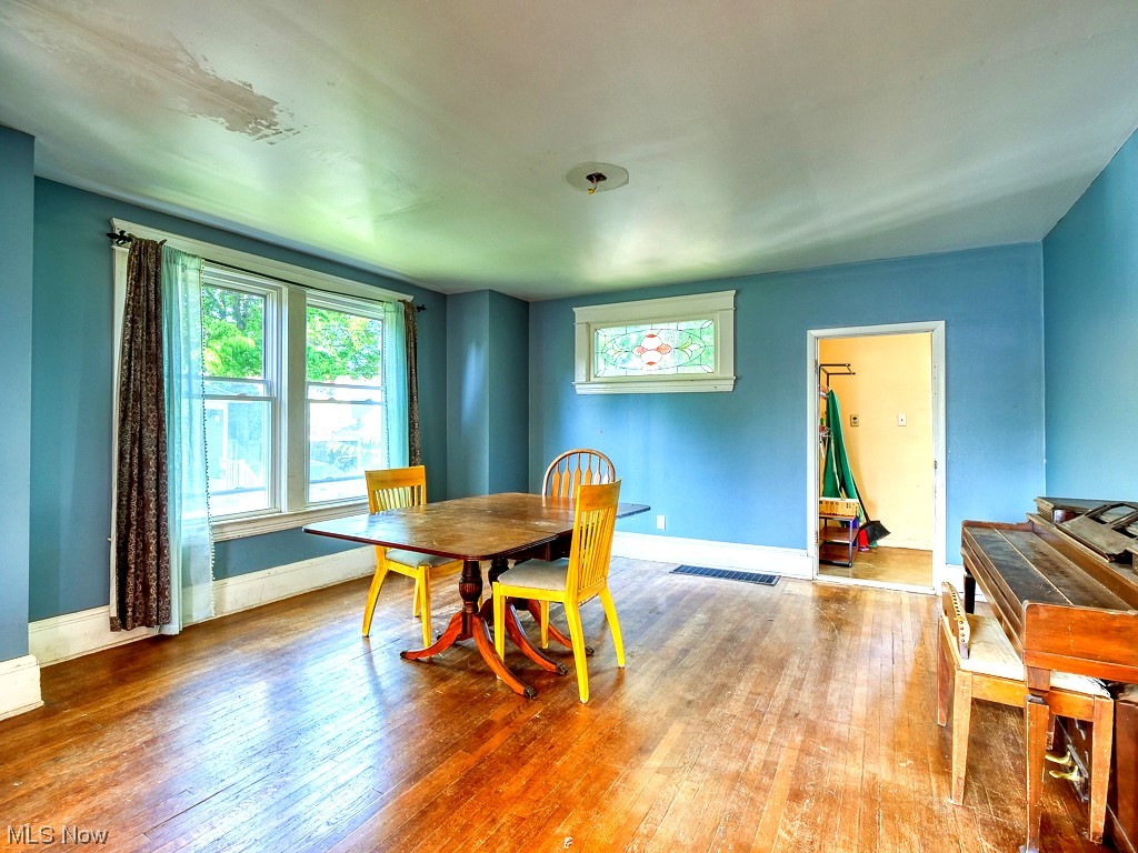 2072 Warren Road Lakewood, OH 44107 - Photo 5 of 17