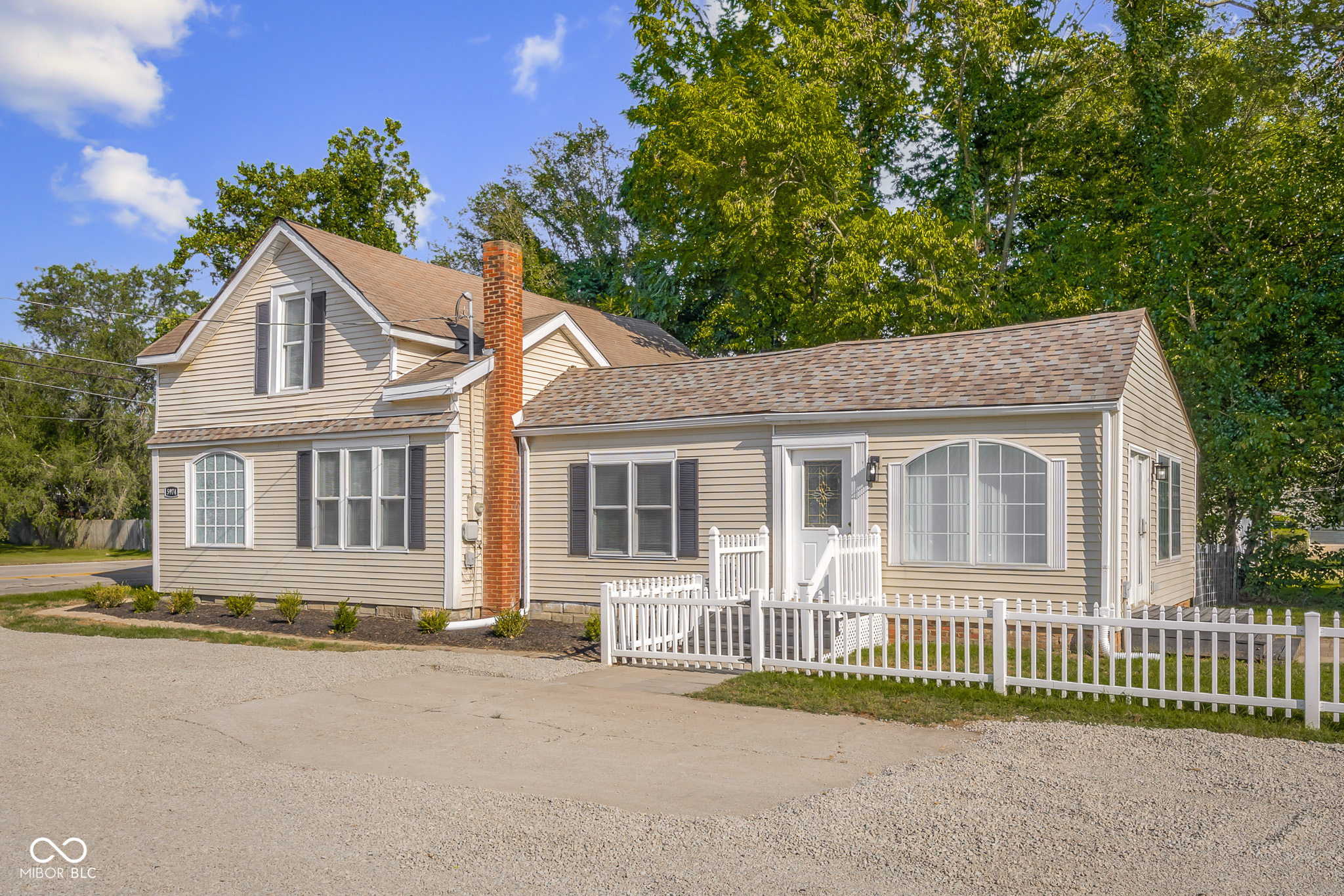 5974 South Jonesville Road Columbus, IN 47201 - Photo 1 of 56