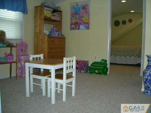 37 Piersoll Road Old Bridge, NJ 08857 - Photo 6 of 8 Gallery Image 6
