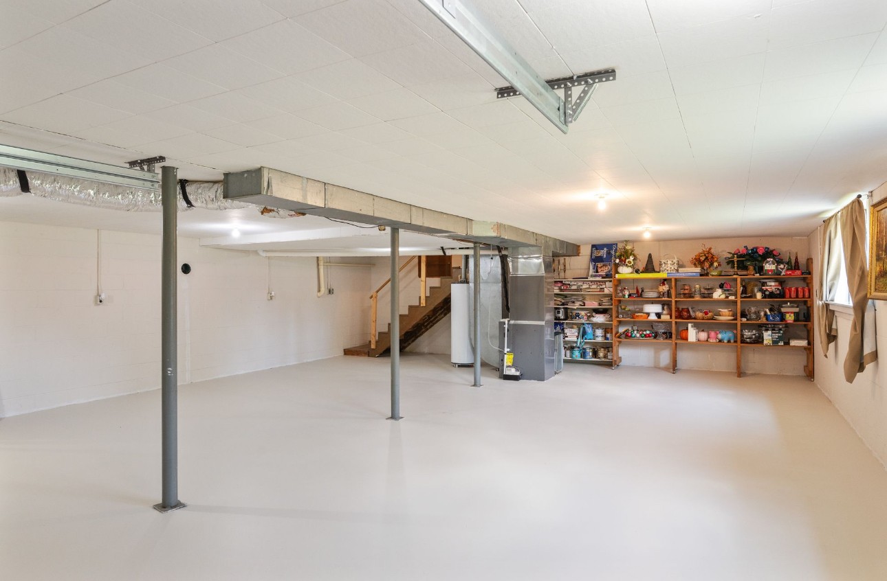 533 Taylor Street Bruceton, TN 38317 - Photo 20 of 22 a view of a room with gym equipment