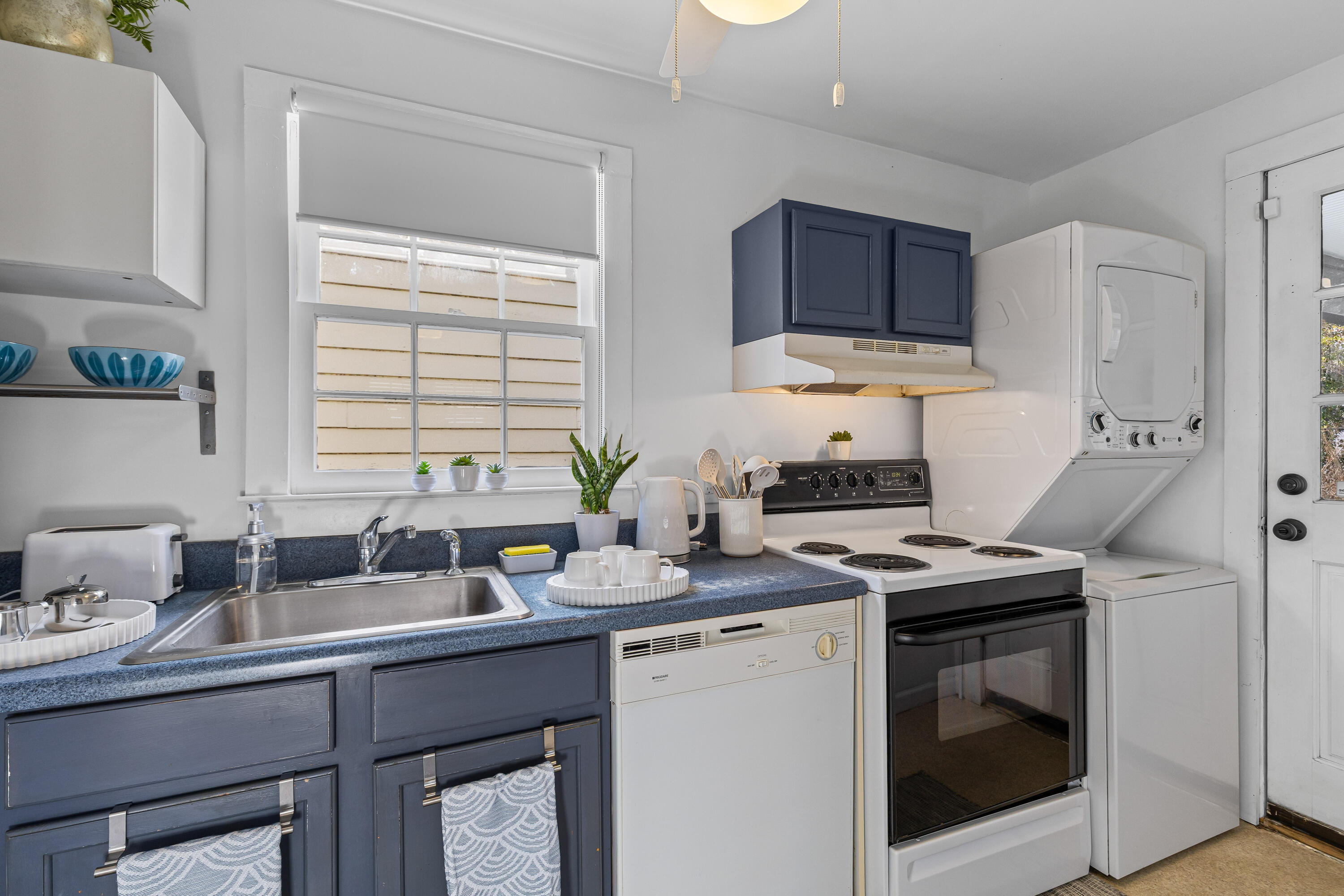 6 Ashe Street Charleston, SC 29403 - Photo 33 of 46 6-Ashe-30