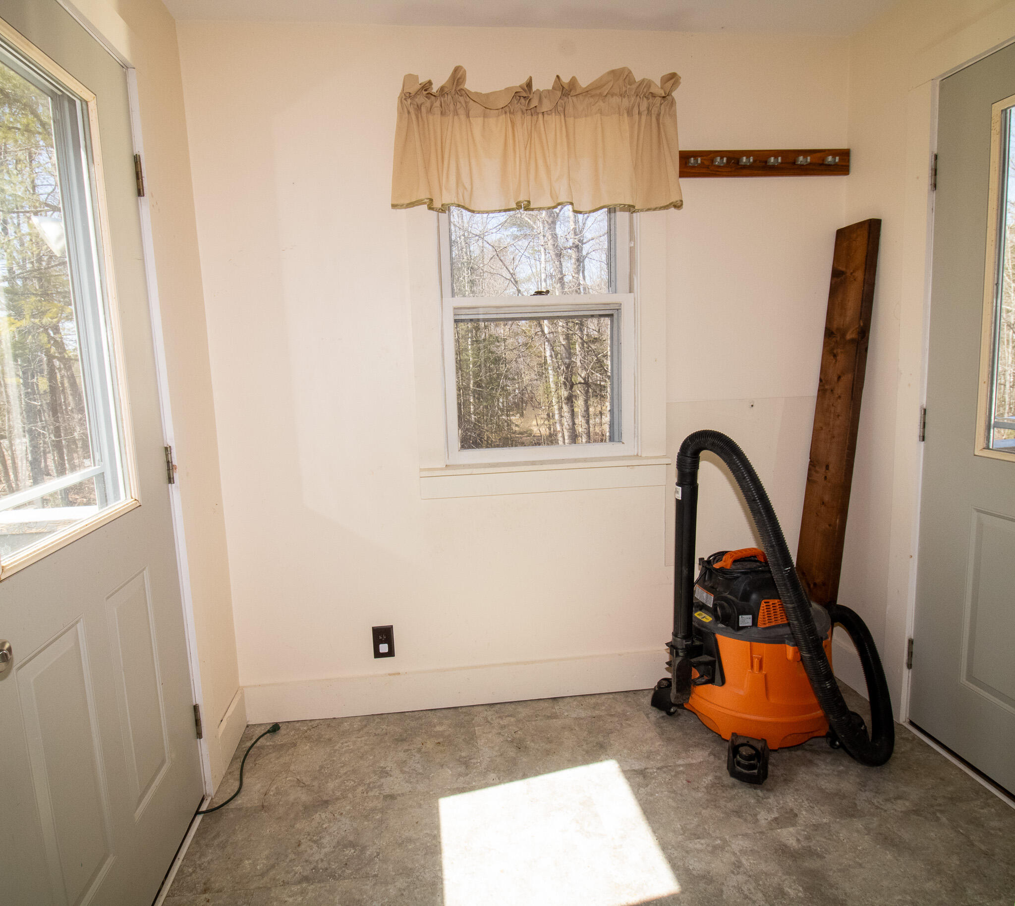 1114 Kennebec Road Hampden, ME 04444 - Photo 13 of 42 IMG_1538