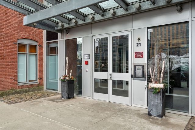 a view of a entryway of the house