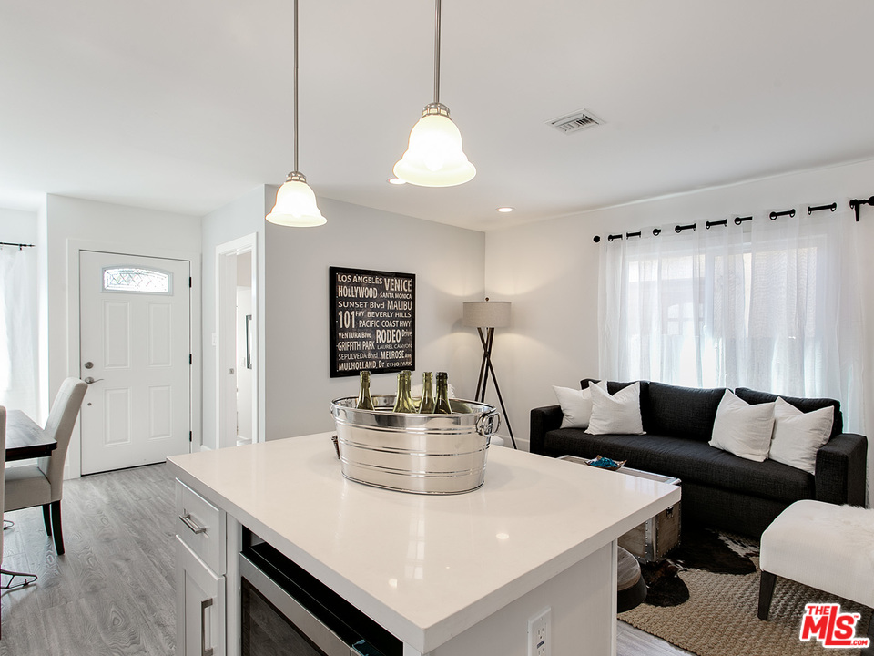 907 Burrell Street Marina del Rey, CA 90292 - Photo 4 of 25