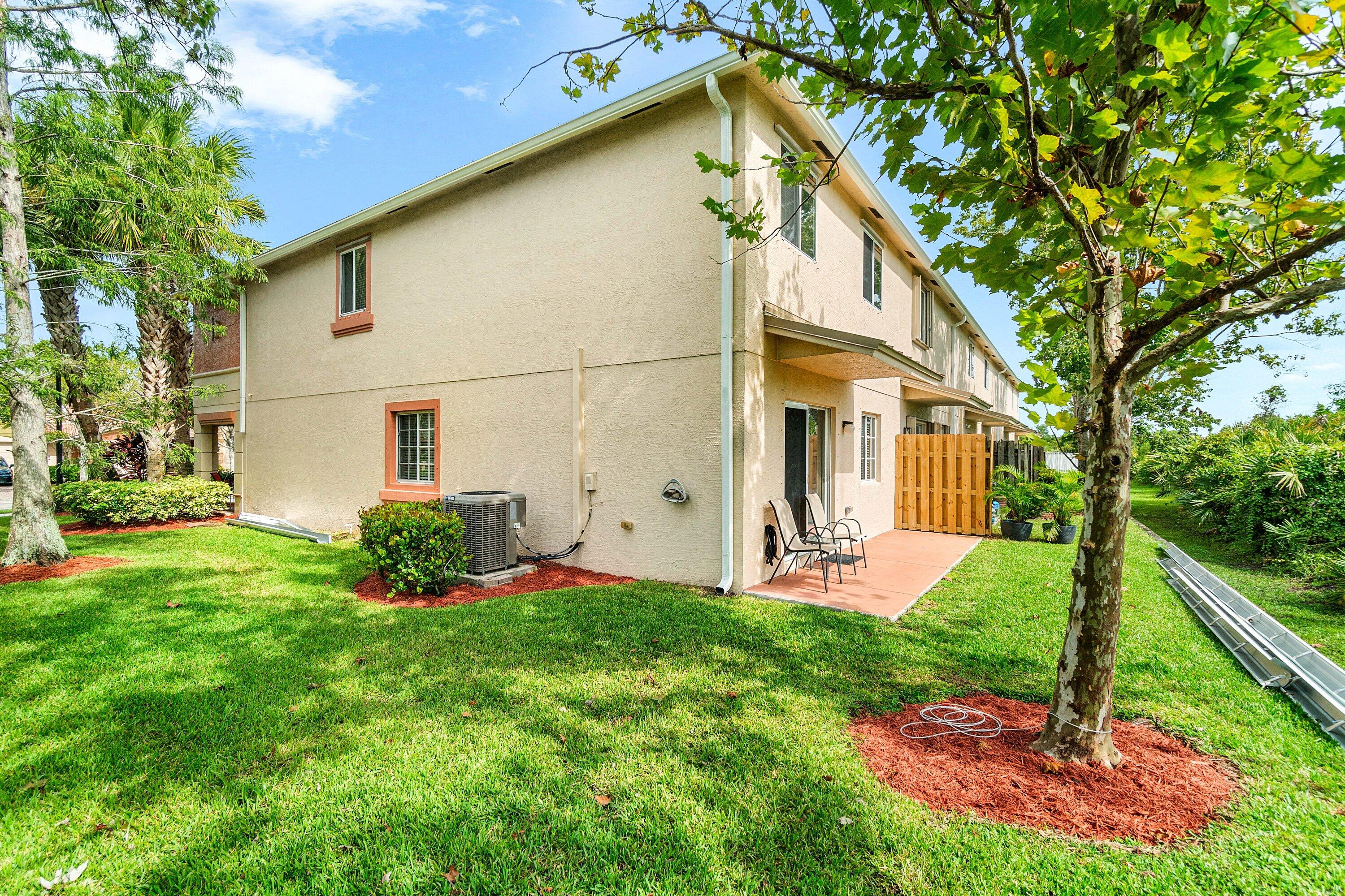 5349 Southeast Jennings Lane Stuart, FL 34997 - Photo 34 of 47 032-5349SoutheastJenningsLane-Stuart-FL-