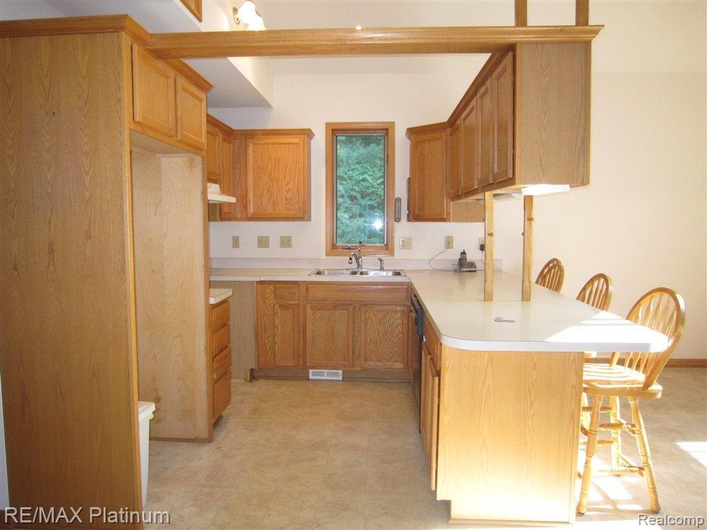 6327 Linden Road Fenton, MI 48430 - Photo 2 of 25 6327 LINDEN KITCHEN.jpg
