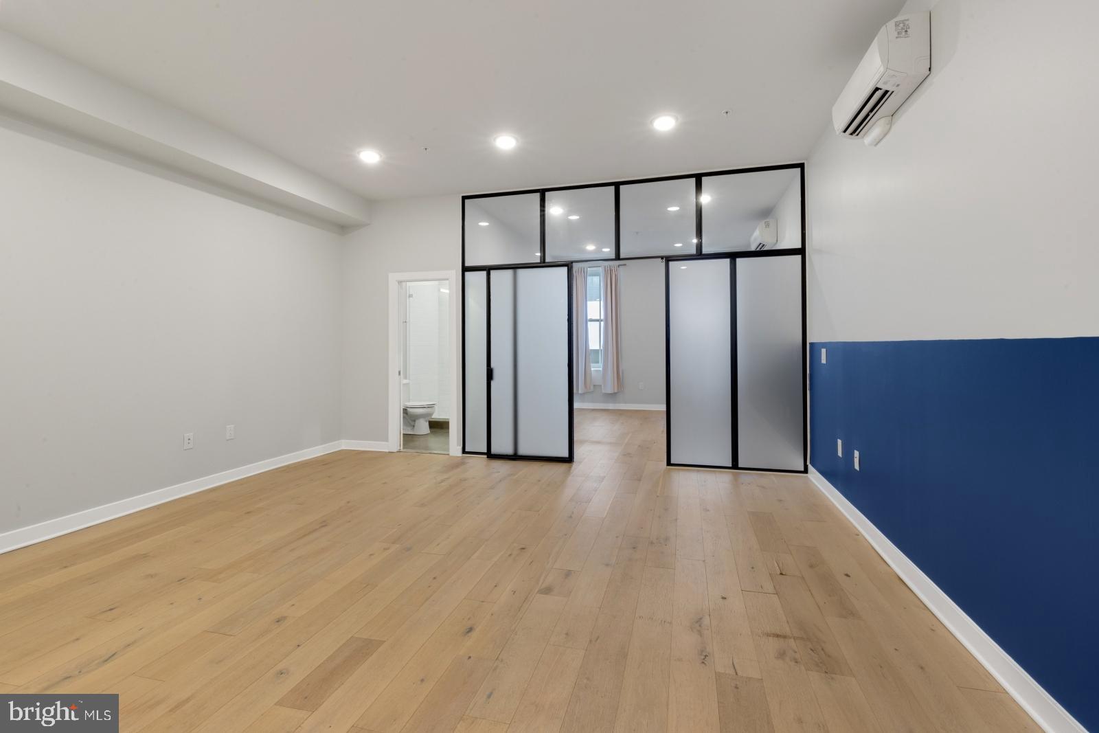 257 North 3rd Street, Unit 3 Philadelphia, PA 19106 - Photo 3 of 25