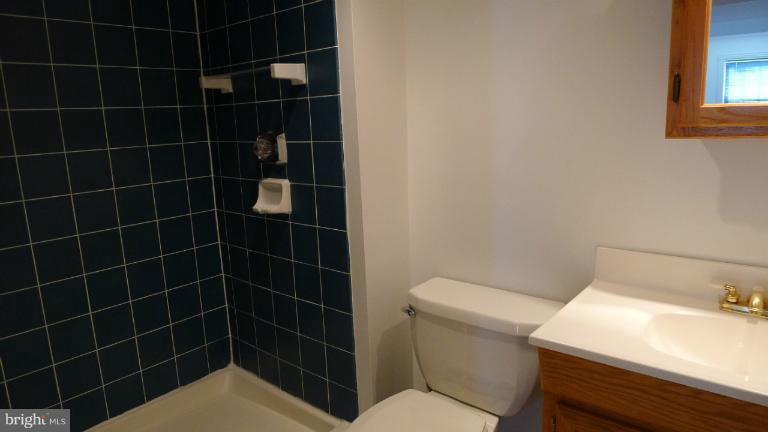 7969 Pebble Brook Court Springfield, VA 22153 - Photo 4 of 24 Bath