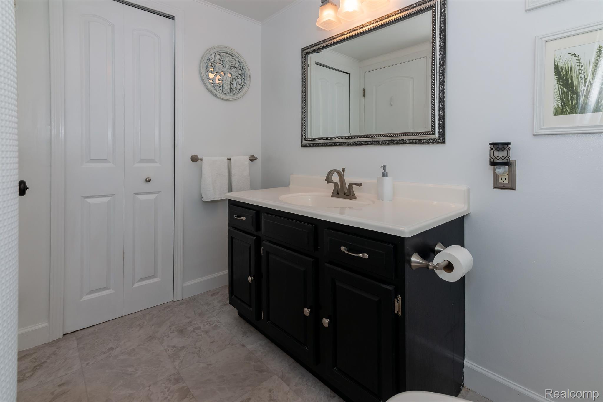 1323 Rowe Road Milford, MI 48380 - Photo 28 of 43 Gallery Image 28