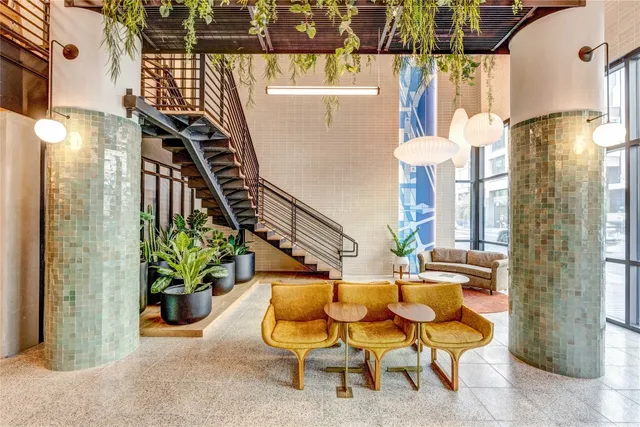 $2,695 | 1701 Simond Avenue, Unit 301, Austin, TX 78723