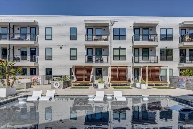 $2,695 | 1701 Simond Avenue, Unit 301, Austin, TX 78723