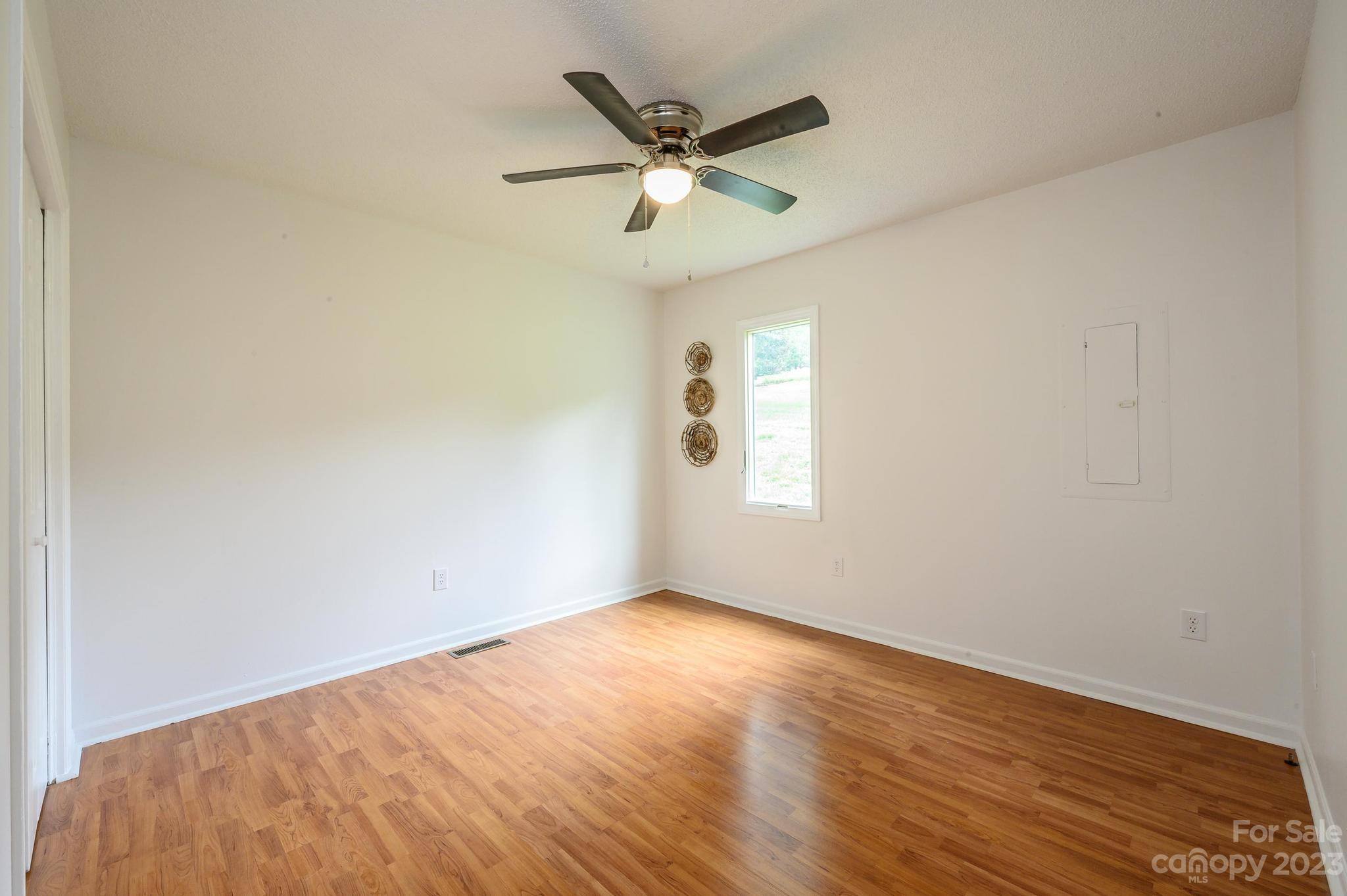6011 Willowbottom Road Hickory, NC 28602 - Photo 25 of 44 Gallery Image 25