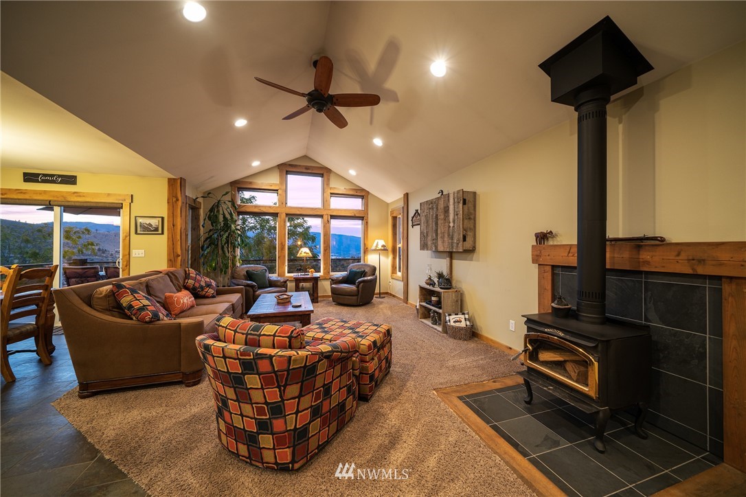 100 Pheasant Spring Road Chelan, WA 98816 - Photo 9 of 39 Gallery Image 9