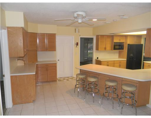 1328 Southwest 11th Street Boca Raton, FL 33486 - Photo 6 of 16 Kitchen