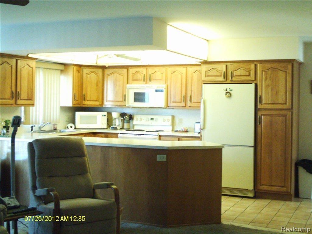 37821 Pointe Rosa Street Harrison Township, MI 48045 - Photo 13 of 19 IMAG0016.JPG