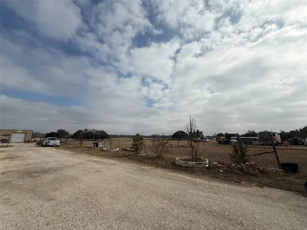 $1,750 | 7200 Farm To Market Road 487, Florence, TX 76527