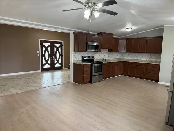 $1,750 | 7200 Farm To Market Road 487, Florence, TX 76527