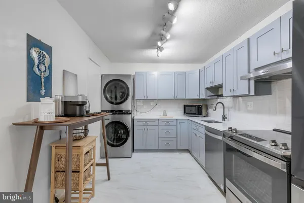 $2,500 | 8340 Greensboro Drive, Unit 409, McLean, VA 22102