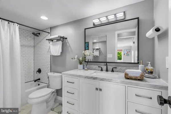 $2,500 | 8340 Greensboro Drive, Unit 409, McLean, VA 22102