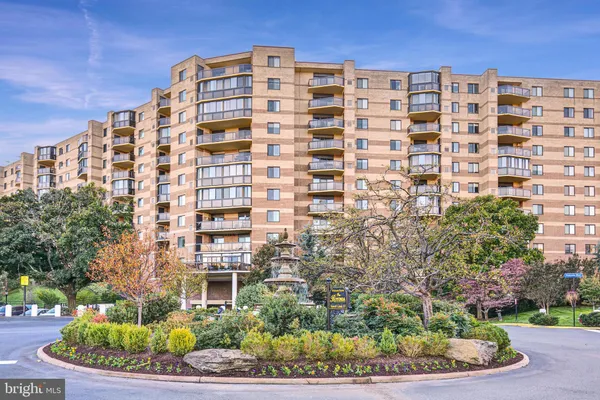 $2,500 | 8340 Greensboro Drive, Unit 409, McLean, VA 22102
