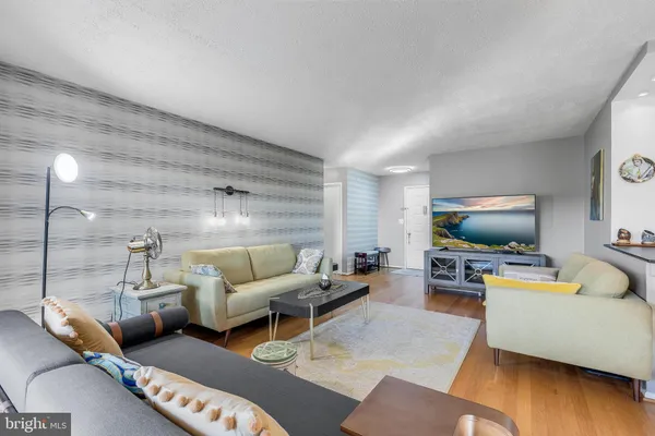 $2,500 | 8340 Greensboro Drive, Unit 409, McLean, VA 22102