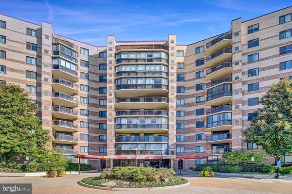 $2,500 | 8340 Greensboro Drive, Unit 409, McLean, VA 22102