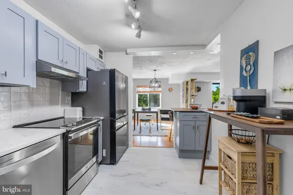 $2,500 | 8340 Greensboro Drive, Unit 409, McLean, VA 22102