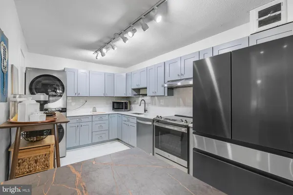 $2,500 | 8340 Greensboro Drive, Unit 409, McLean, VA 22102