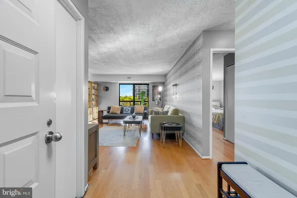 $2,500 | 8340 Greensboro Drive, Unit 409, McLean, VA 22102