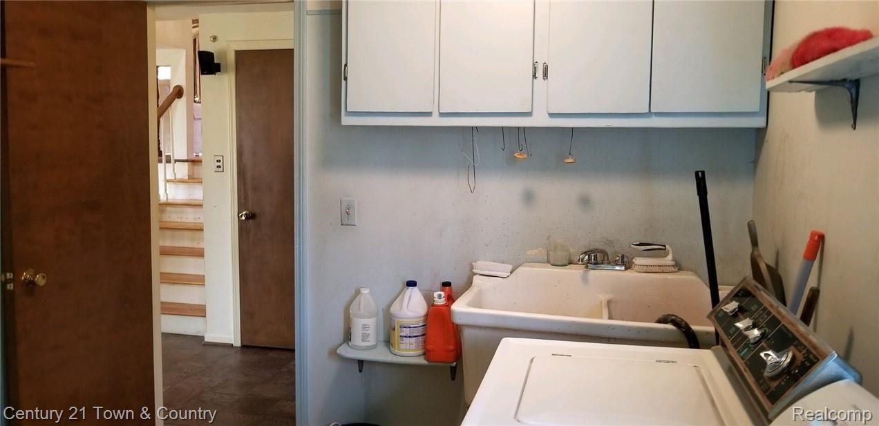 20929 Stahelin Road Southfield, MI 48075 - Photo 27 of 34 20190413_ (7).jpg