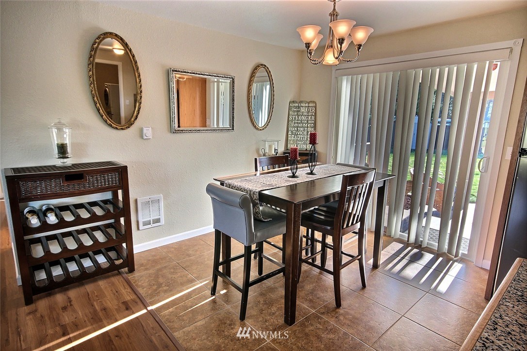 4915 Northeast 7th Place Renton, WA 98059 - Photo 7 of 19
