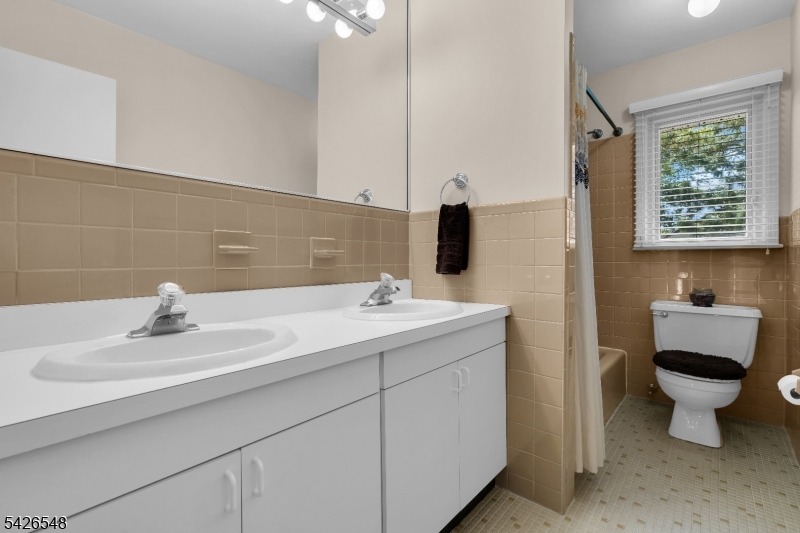 63 Ronald Terrace Springfield, NJ 07081 - Photo 18 of 30