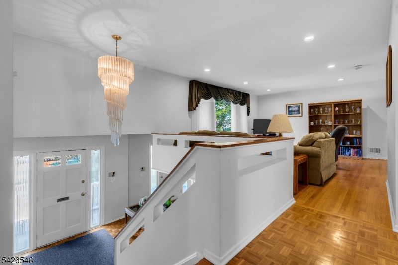 63 Ronald Terrace Springfield, NJ 07081 - Photo 5 of 30