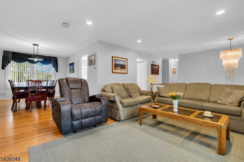 63 Ronald Terrace Springfield, NJ 07081 - Photo 7 of 30