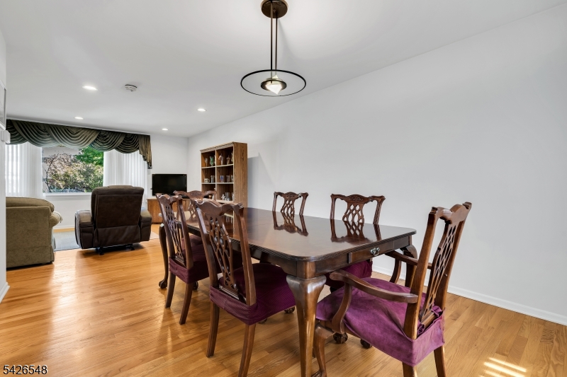 63 Ronald Terrace Springfield, NJ 07081 - Photo 8 of 30