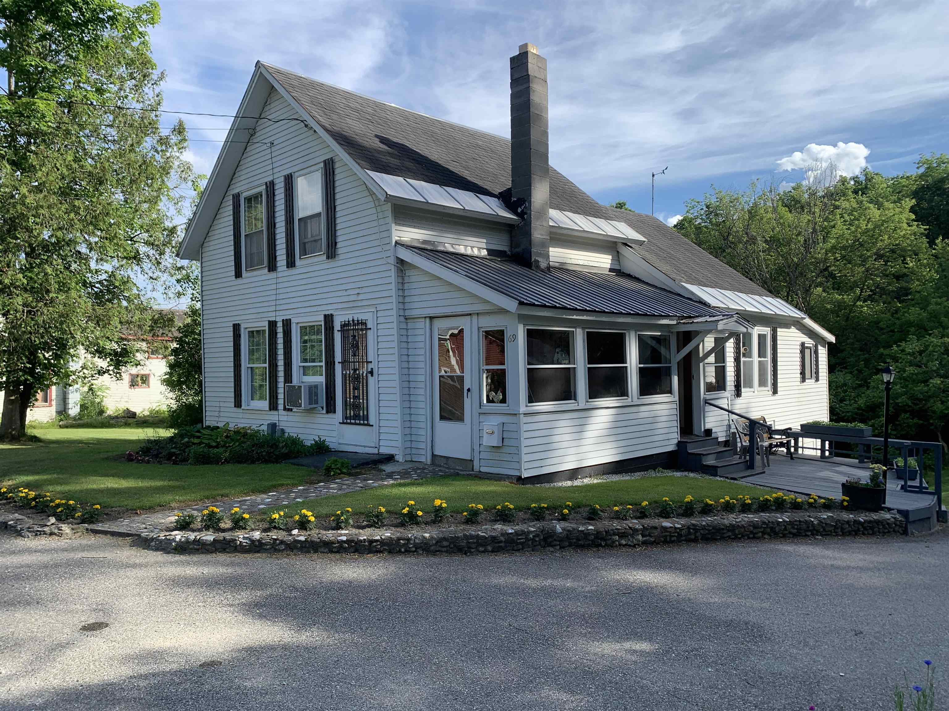 69 Maple Street Brandon, VT 05733 - Photo 1 of 40 Gallery Image 1