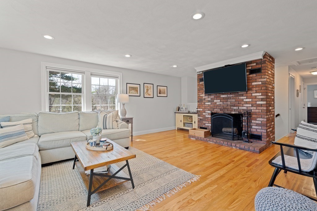 40 R Hull Street Wenham, MA 01984 - Photo 12 of 31