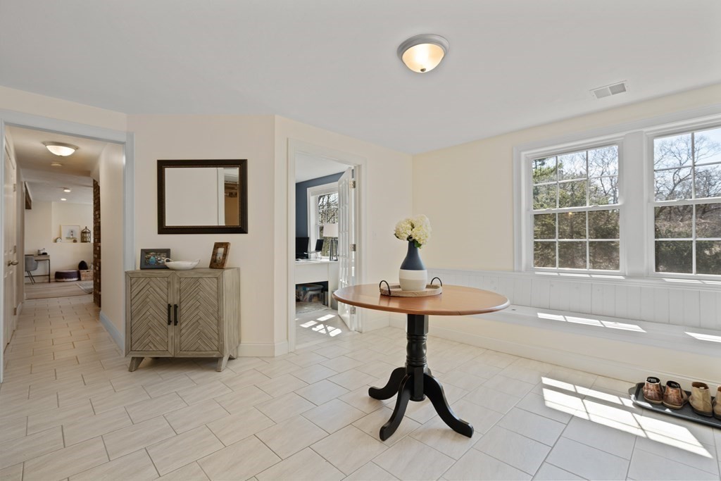 40 R Hull Street Wenham, MA 01984 - Photo 13 of 31