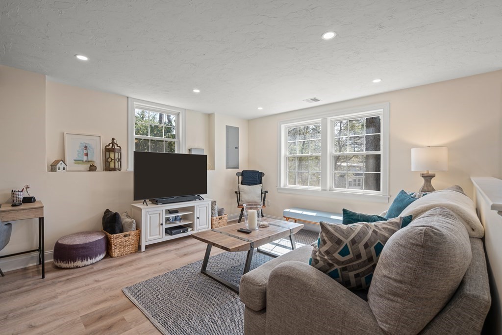 40 R Hull Street Wenham, MA 01984 - Photo 16 of 31