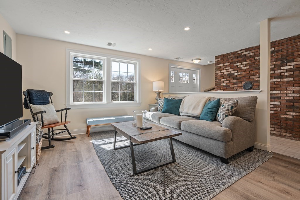 40 R Hull Street Wenham, MA 01984 - Photo 17 of 31