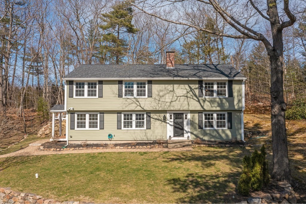 40 R Hull Street Wenham, MA 01984 - Photo 2 of 31