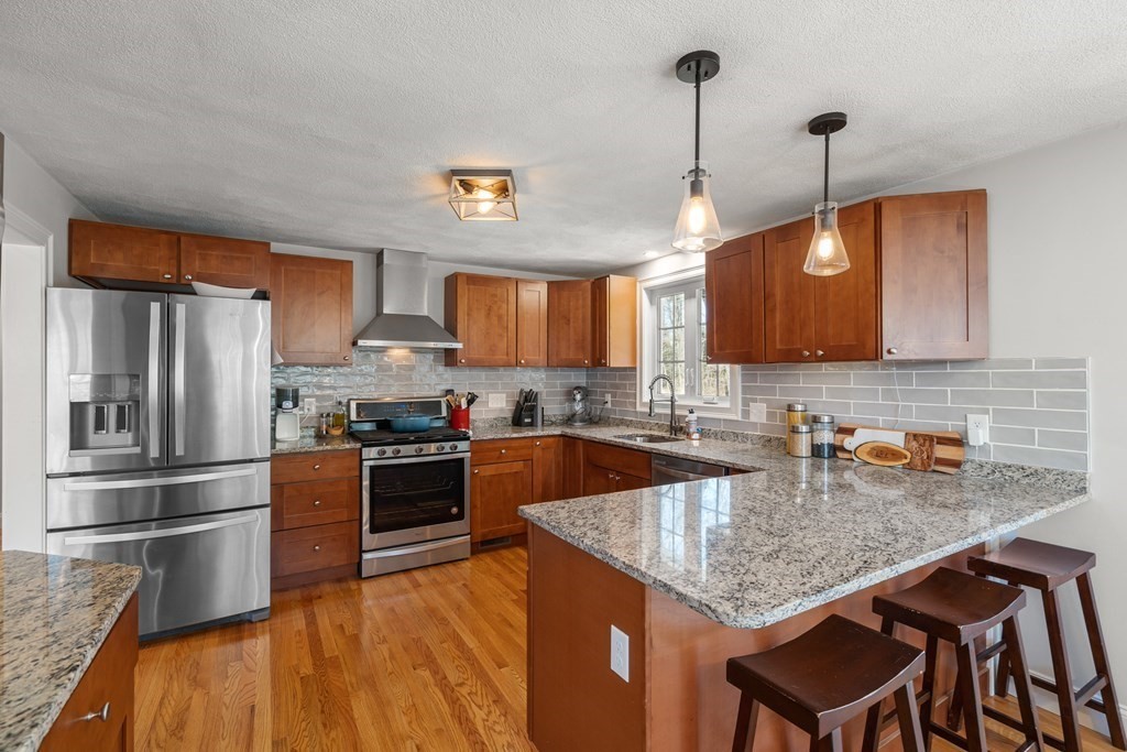 40 R Hull Street Wenham, MA 01984 - Photo 8 of 31