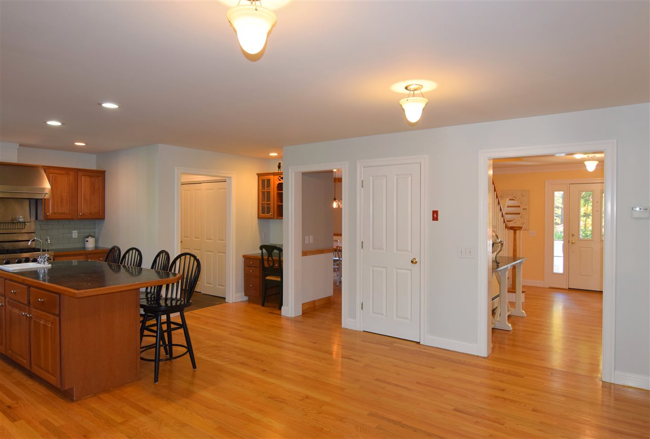 69 Meetinghouse Road Norwich, VT 05055 - Photo 3 of 40
