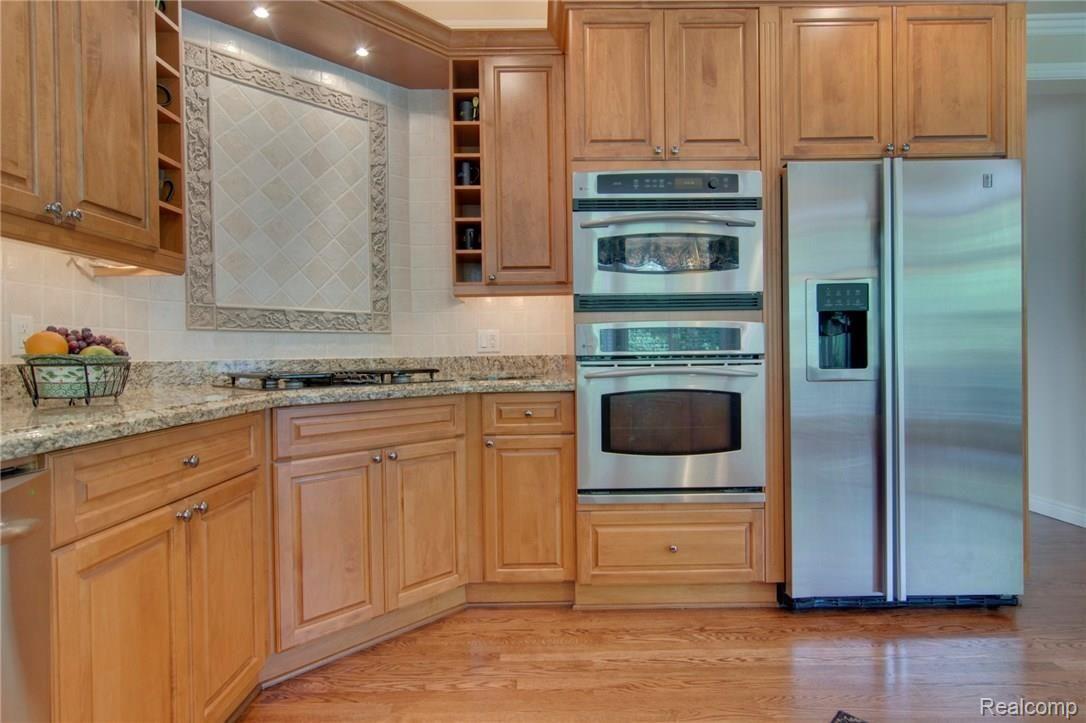 5152 Newport Court Rochester, MI 48306 - Photo 17 of 55 DSC_0585Enfused.jpg