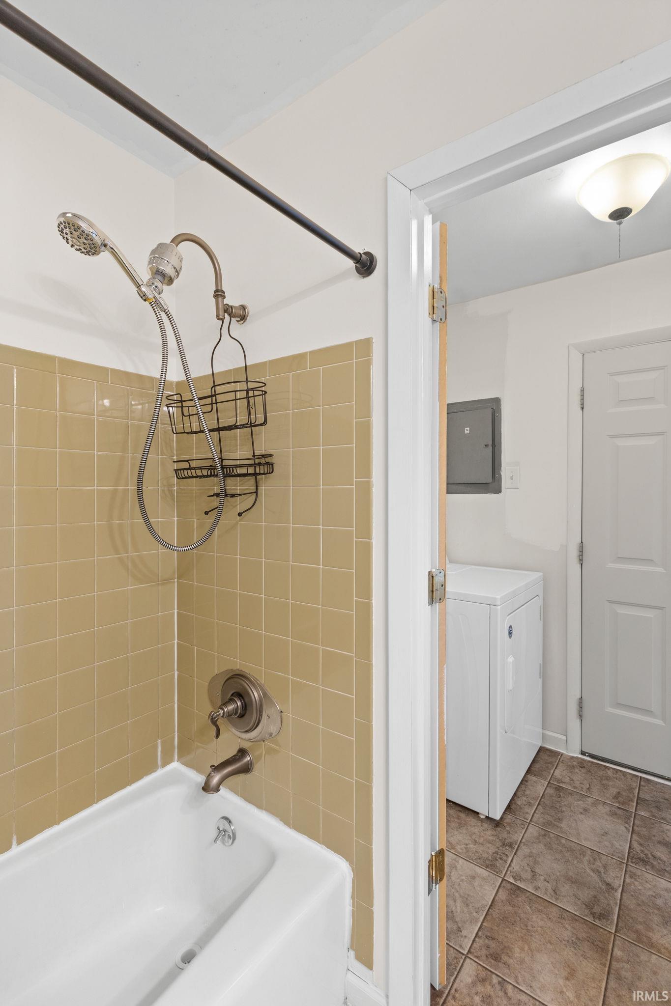 6924 Raintree Road Fort Wayne, IN 46825 - Photo 17 of 27 Gallery Image 17